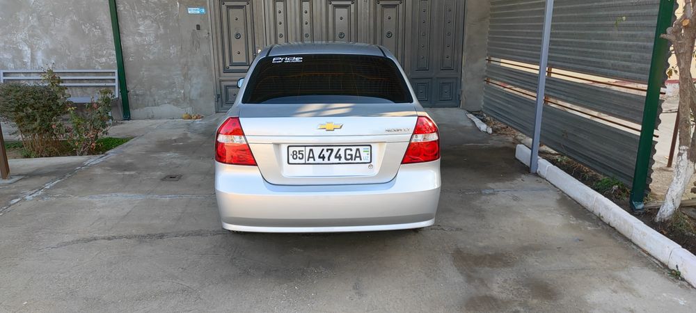 Нексия R3 продоётся.