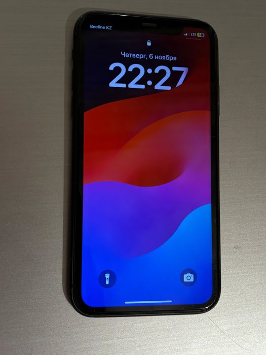 Продам айфон 11.