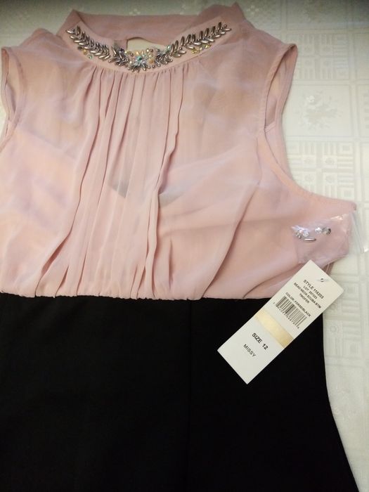 Rochie damă,fără mânecă.