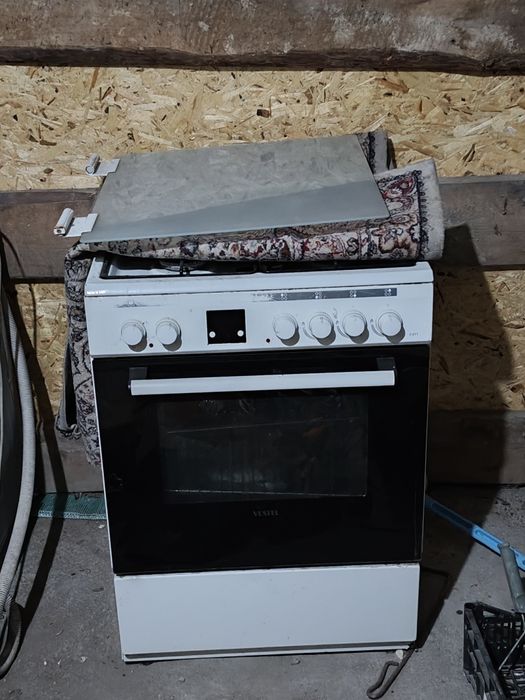 Продам газ плиту