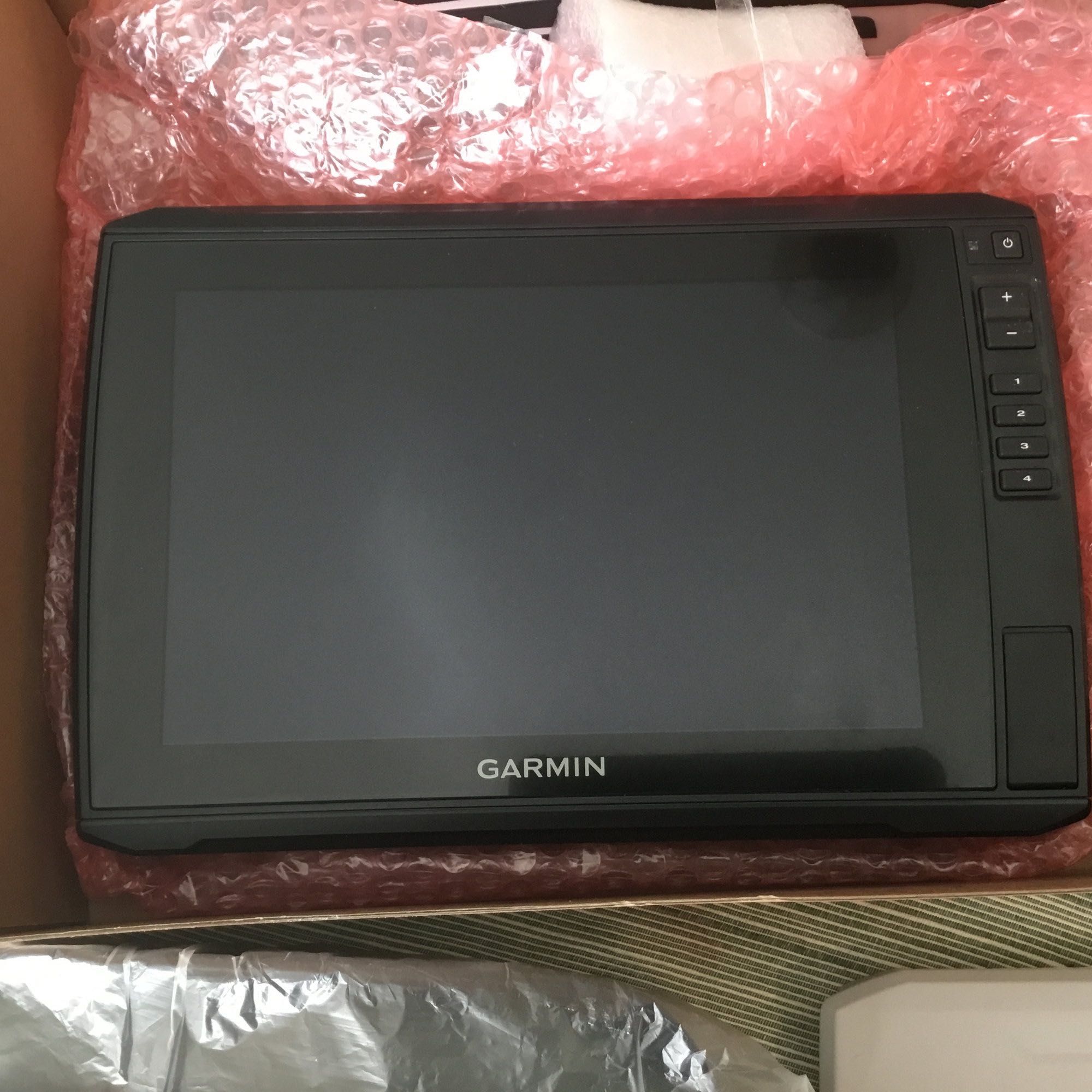 Эхолот Garmin Ultra 106sv