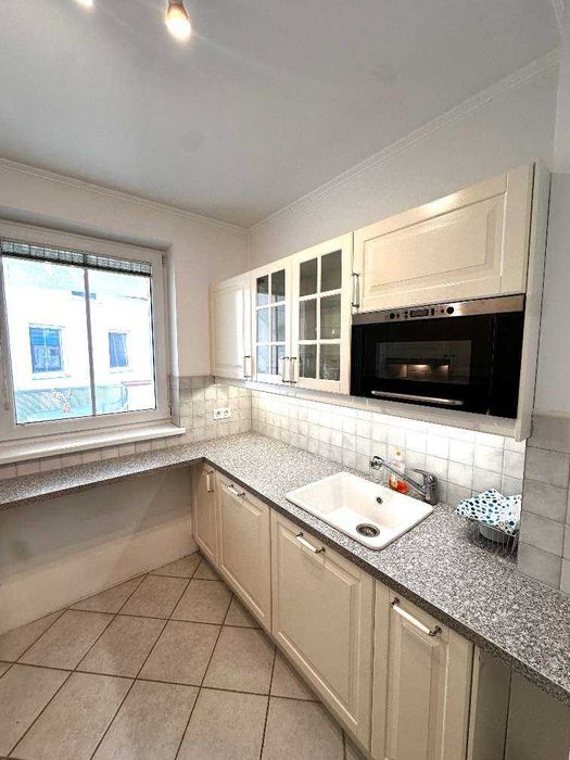 Дава се под наем Тристаен апартамент в София, Зона Б-5 - 90 кв.м за 714 € - Снимка #4