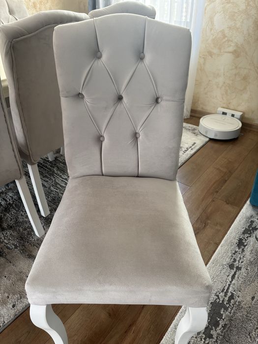 Masa extensibila lemn masiv plus 8 scaune