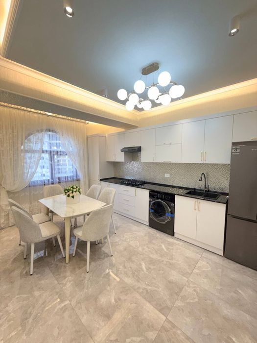 Продается 3 ком. Квартира по ул. Рудаки ор. Бриллиант сити