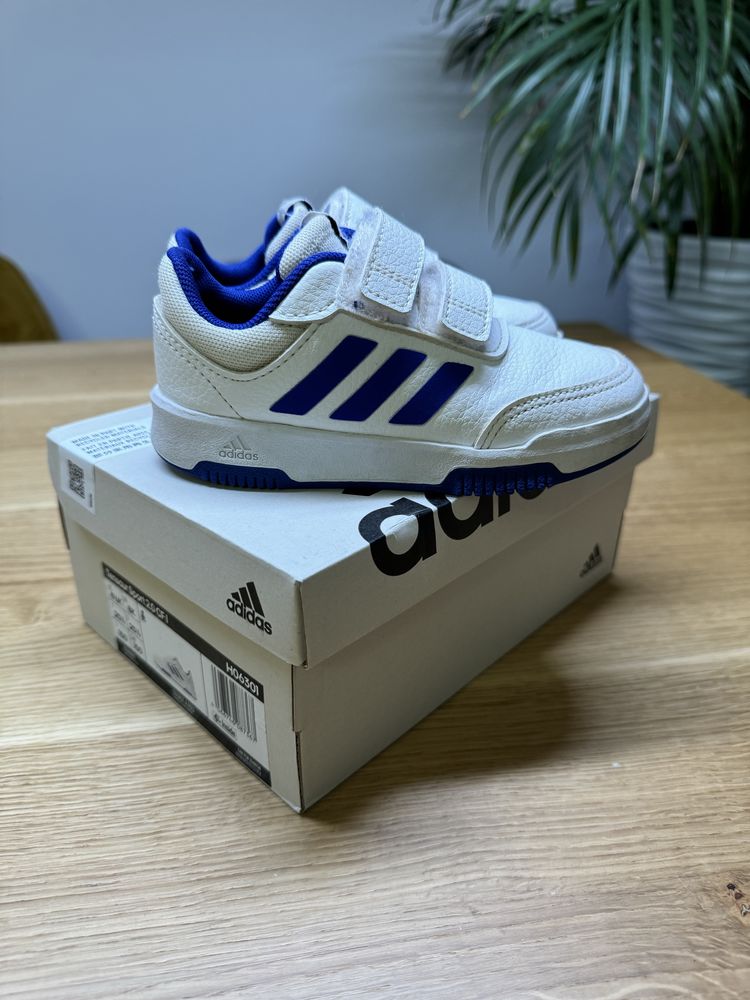 Adidasi Adidas, marimea 25