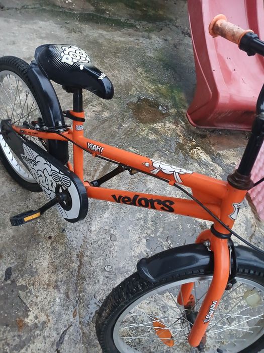 Bicicleta Velors copii  folosită prezintă ușoare urme de uzură