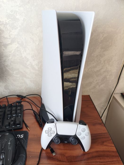Playstation 5+8игр