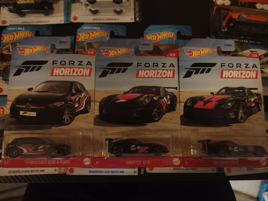 Hot Wheels колички.