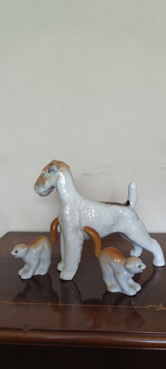 Статуетка собака и мангусты