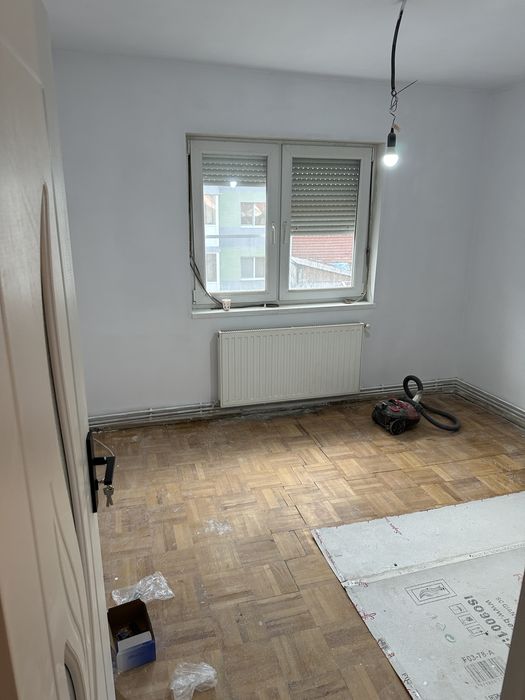Vind apartament 4 camere