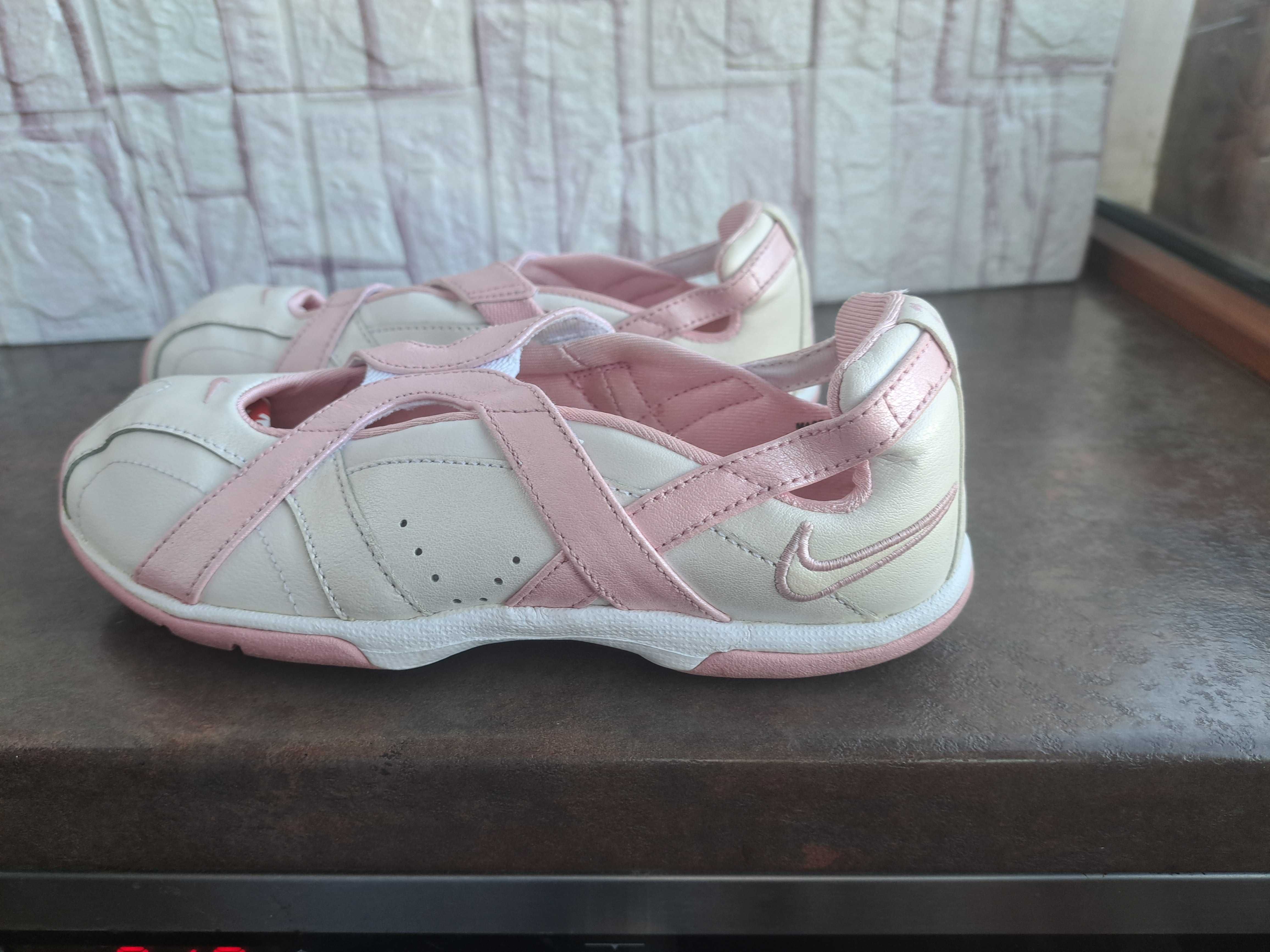 детски,летни отворени обувки за момиче,кожени балерини,номер36 Nike