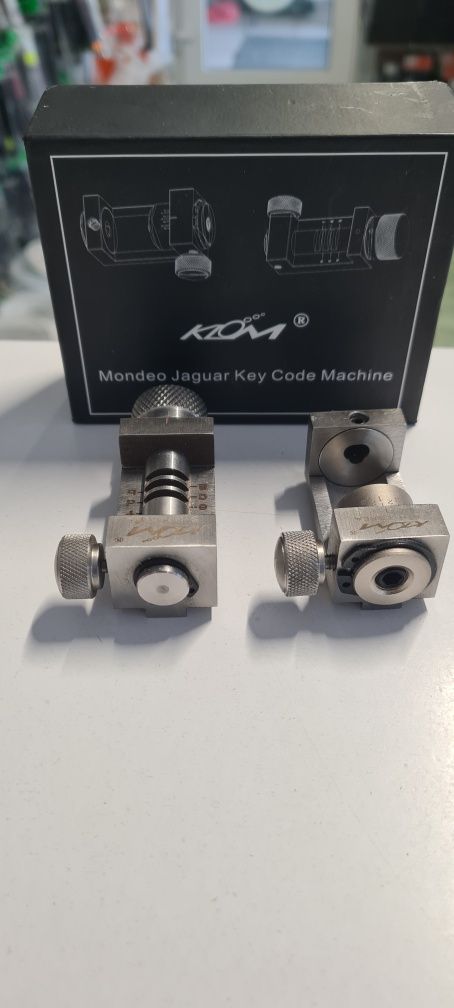 Adaptor masina copiat chei