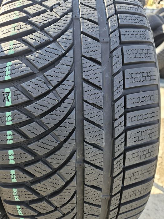 Vând anvelope iarna 235/40/19 235/40r19 KUMHO