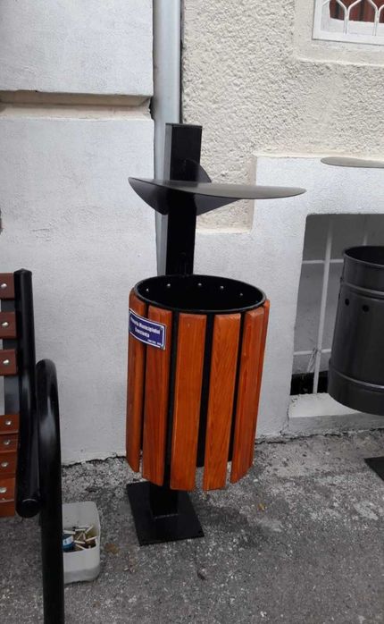 Cos de gunoi  stradal