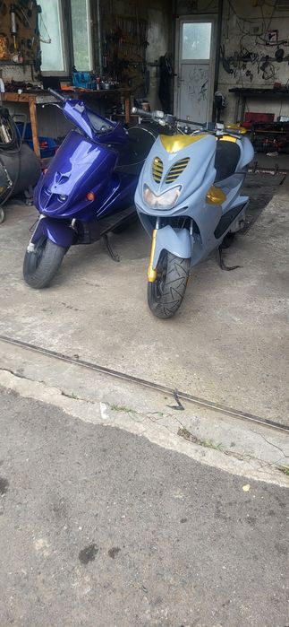 Vând yamaha aerox și malaguti f12