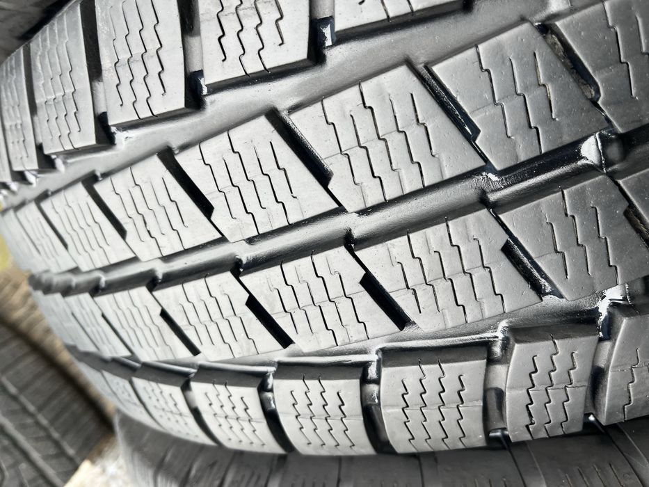 Set  uniroyal 215/75/16C  impecabile