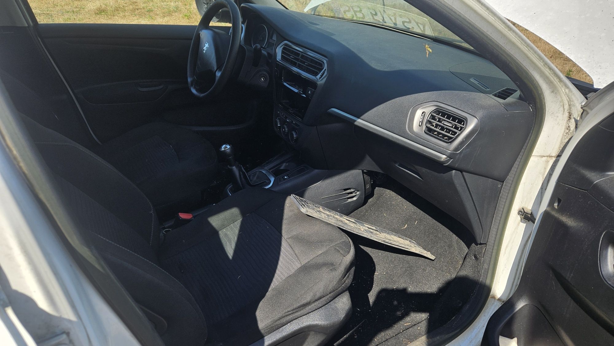 Peugeot 301. An 2013