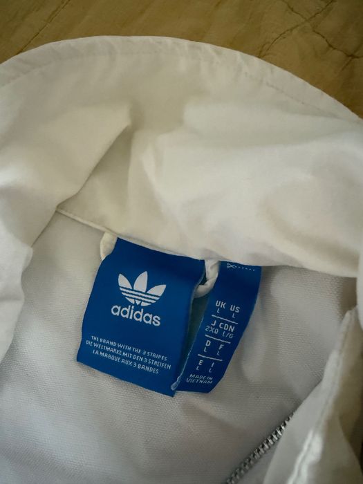 Adidas мъжко тънко яке, размер L