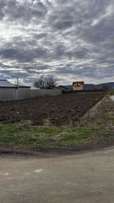 Teren intravilan 2 parcele de 600mp Avrig