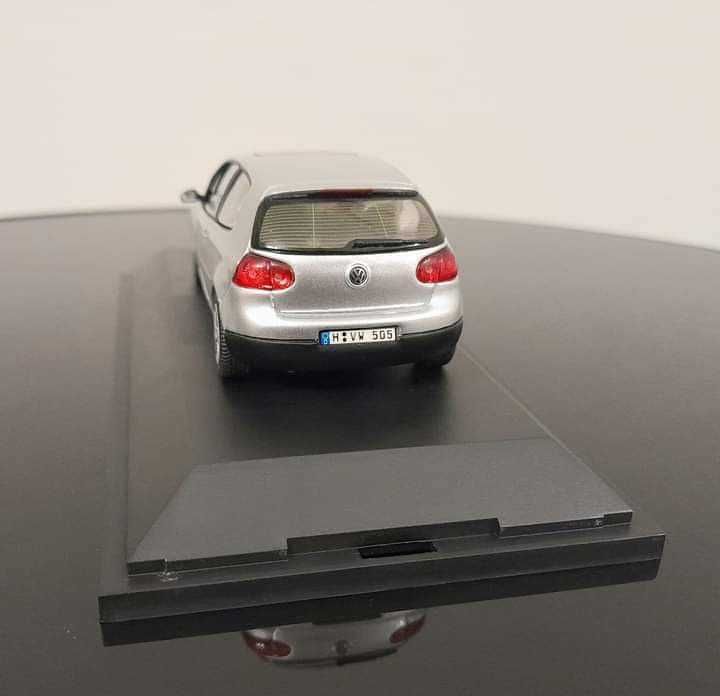 Volkswagen Golf V 1:43 Schuco