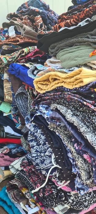 Pantaloni trening,hanorace,veste,geci,pulovere SECOND-HAND la balot