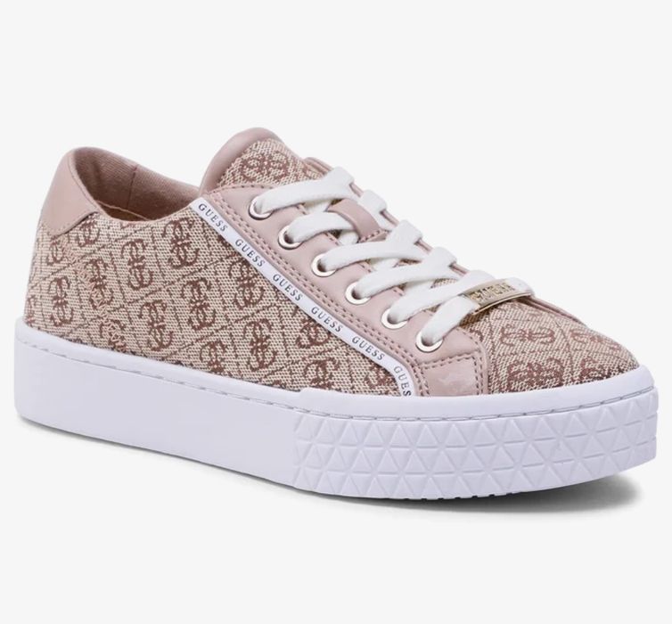 Маратонки Guess.