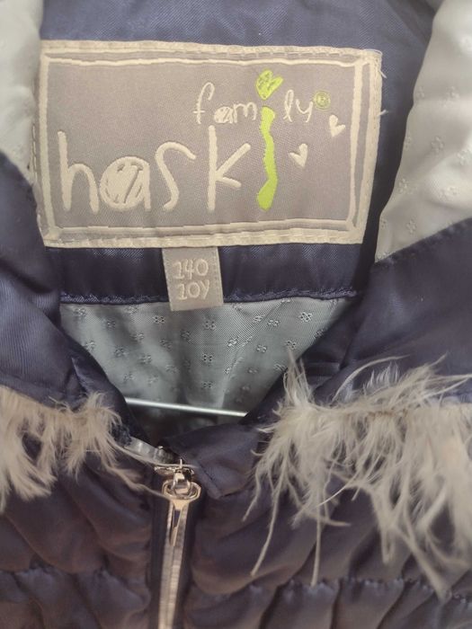 детски елек  с лек ръкав и качулка с пухче