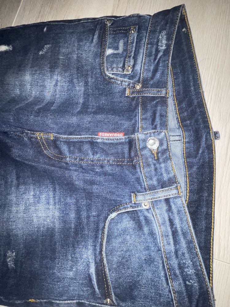 Blugi/jeans Dsquared marime 30 (nu amiri, gucci, prada, louis vuitton)