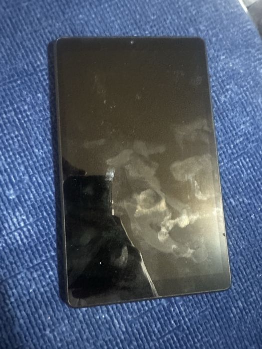 Планшет lenovo  в хорошем состоянии . Единственное экран потек