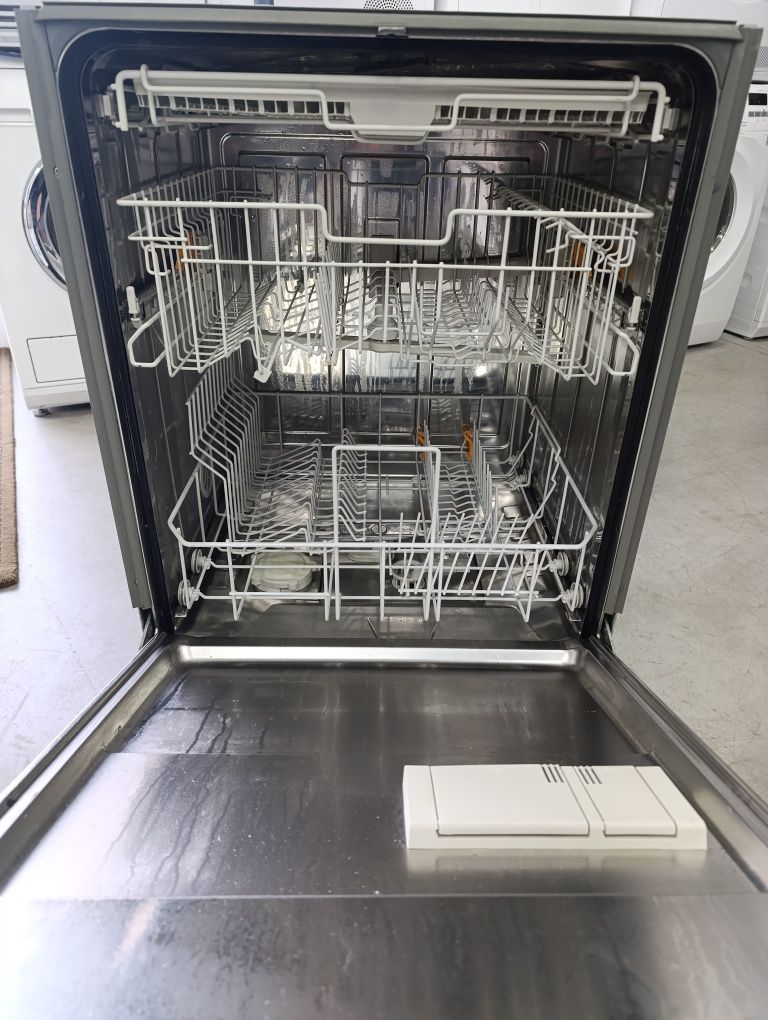 Съдомиялна машина MIELE XXL 60см