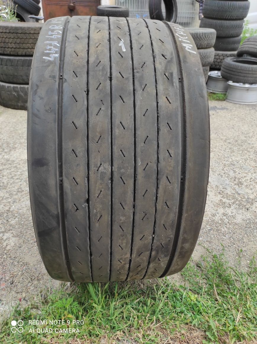 Vând 1 anvelopa camion 445/45r19,5 MICHELIN