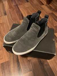 Skate shoes Globe Dover chelsea slip-ons