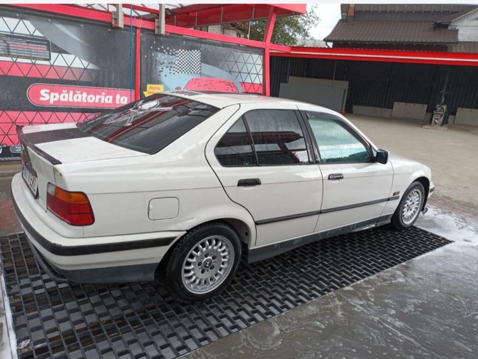 Vând BMW seria 3 model e 36