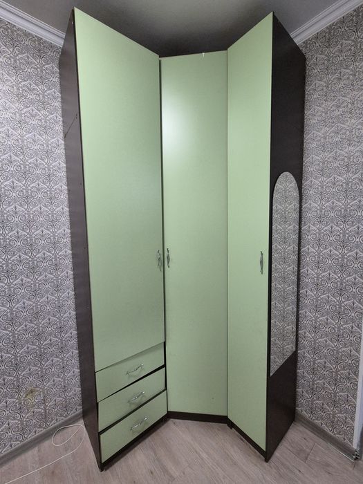 Отдам всю мебель даром