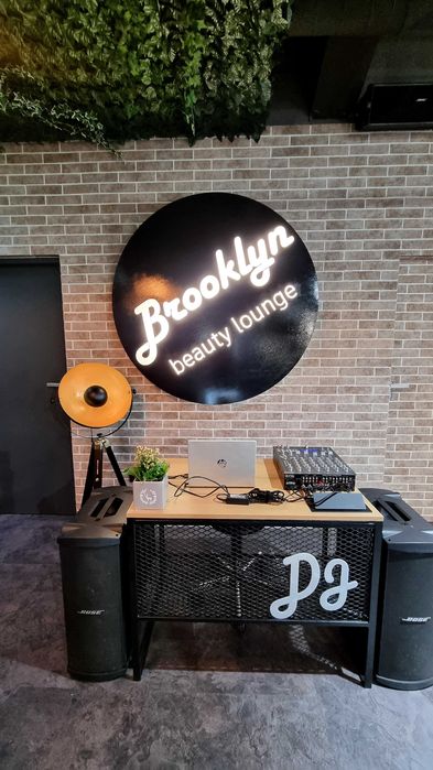 Salon Brooklyn inchiriaza 3 posturi: coafura, frizerie, extensii gene