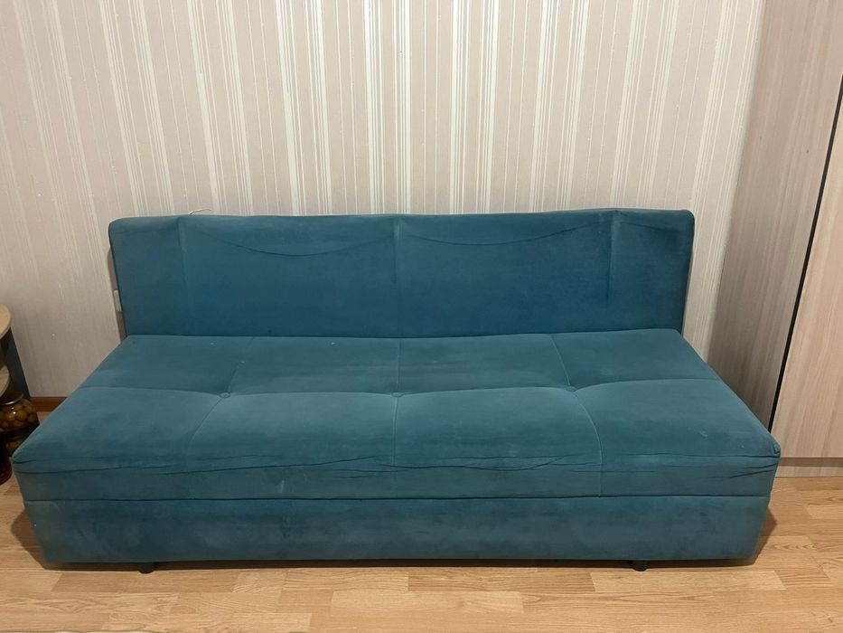Синий диван,билюровый