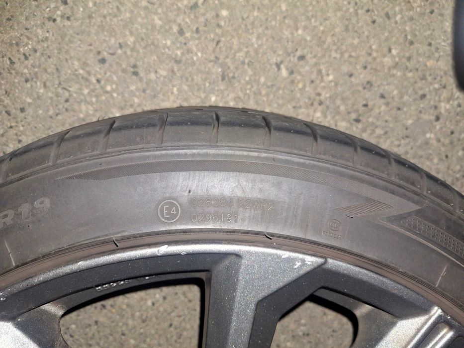 Vând roți AEZ ARUBA R19 în stare foarte bună.