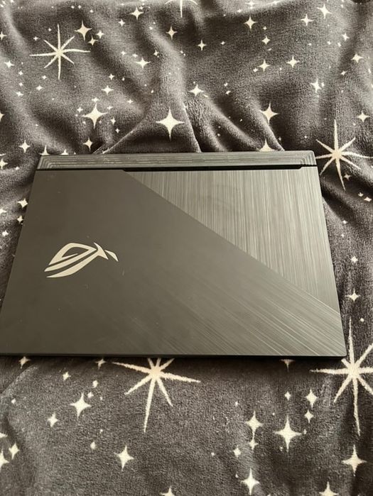 Продавам спешно Лаптоп Асус