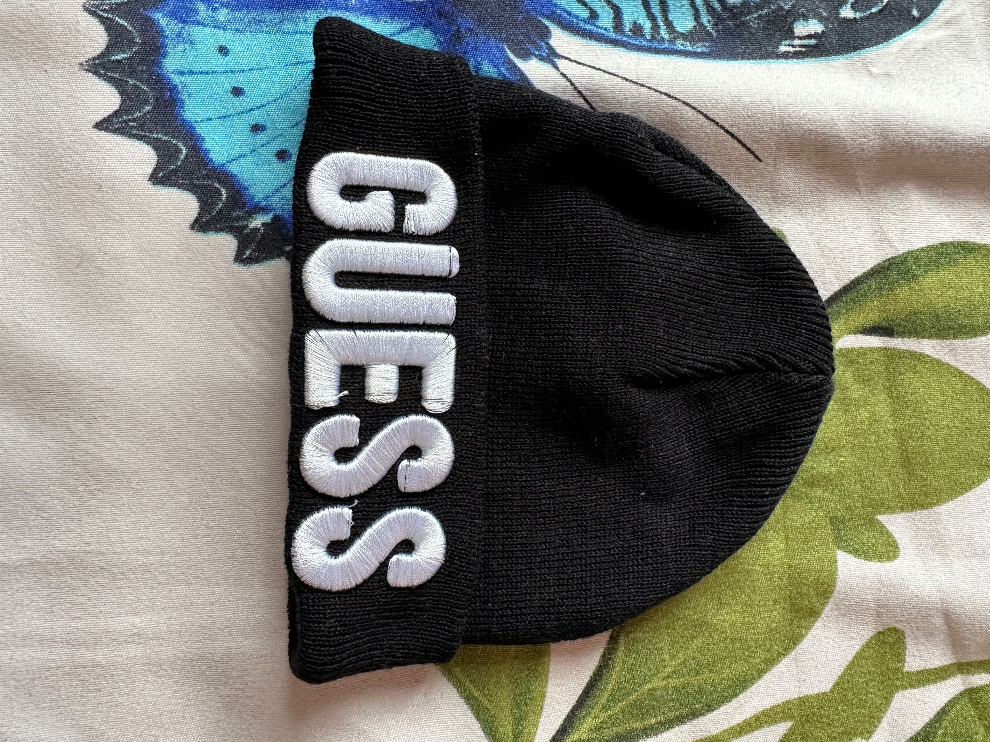 Бебешки дрешки GUESS като нови са