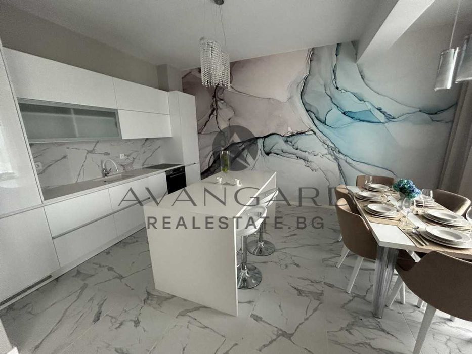 Продава се Четиристаен апартамент в Пловдив, Христо Смирненски - 194 кв.м за 1547 €/кв.м - Снимка #2