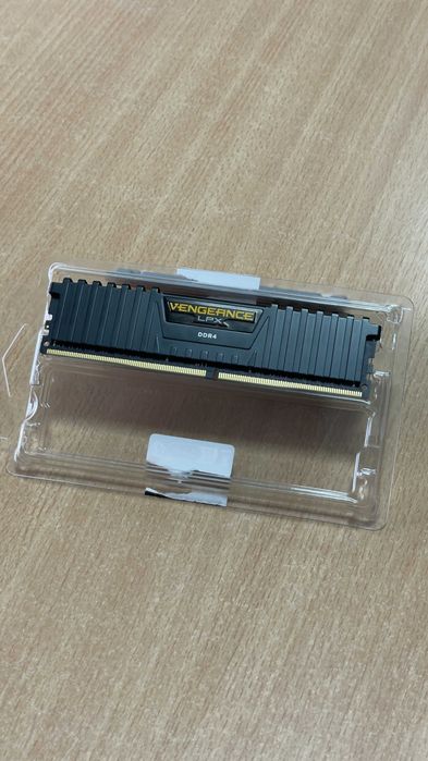 Memorie RAM Corsair Vengeance LPX 16GB DDR4 2666MHz