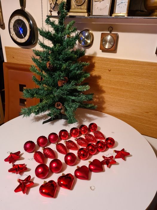 Globuri diferite + brăduț