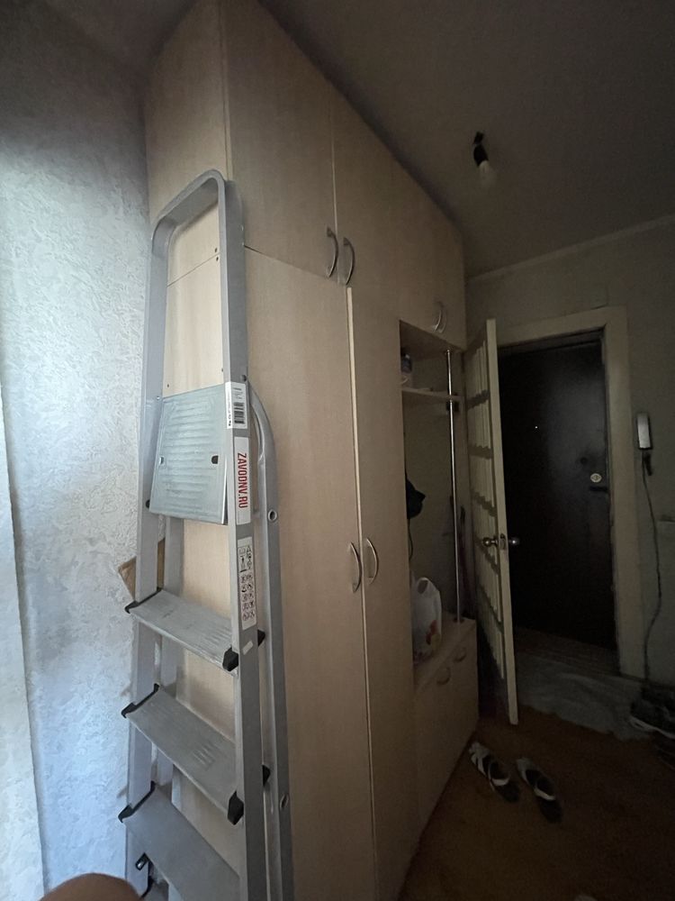 Продам шкаф прихожку
