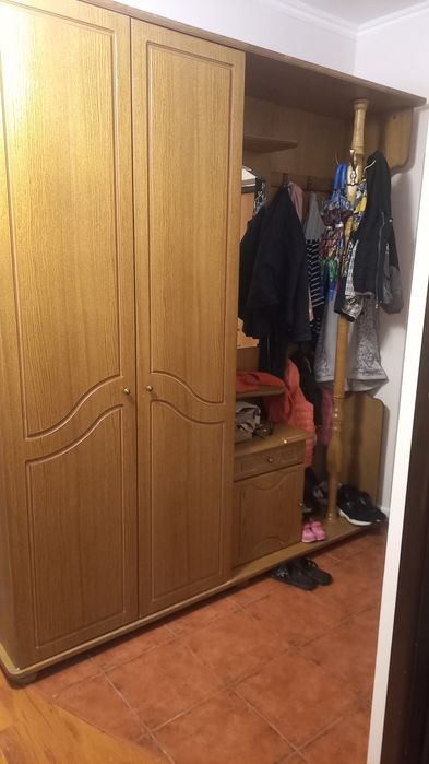 Прихожей шкаф дерево в хорошем состоянии