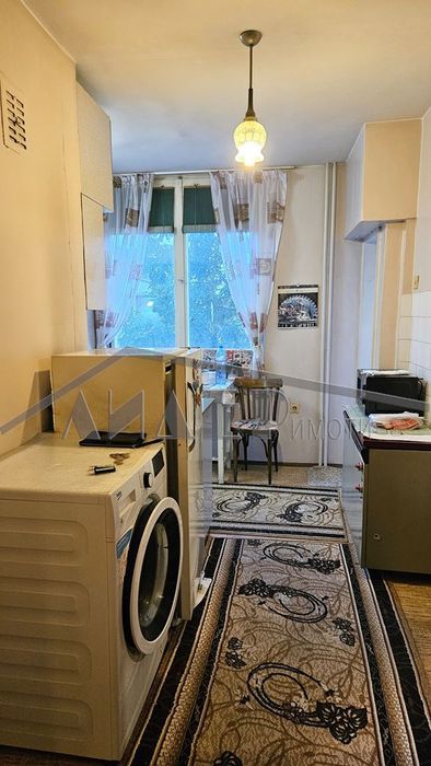 3-стаен с реална площ от 99 кв.м. в кв. Въстанически
