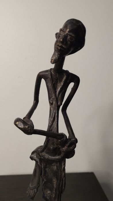 Чудесна статуетка. Метал.