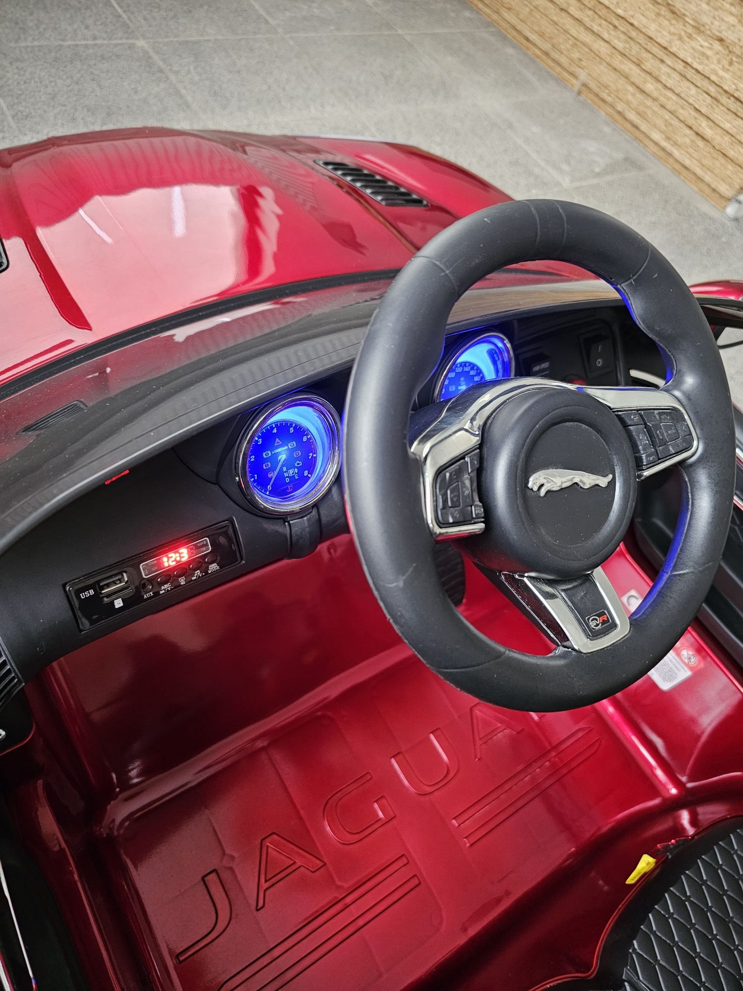 Акумулаторна кола Jaguar F-type SVR