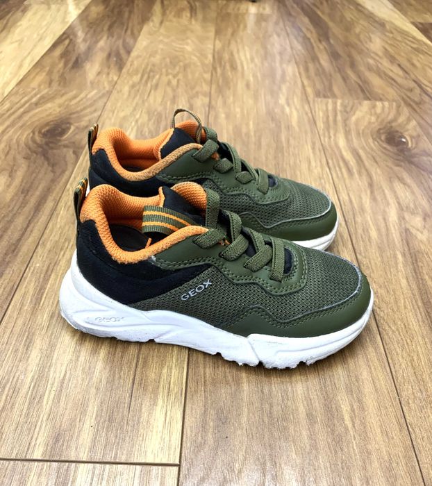 Детски обувки и боти 26 размер.