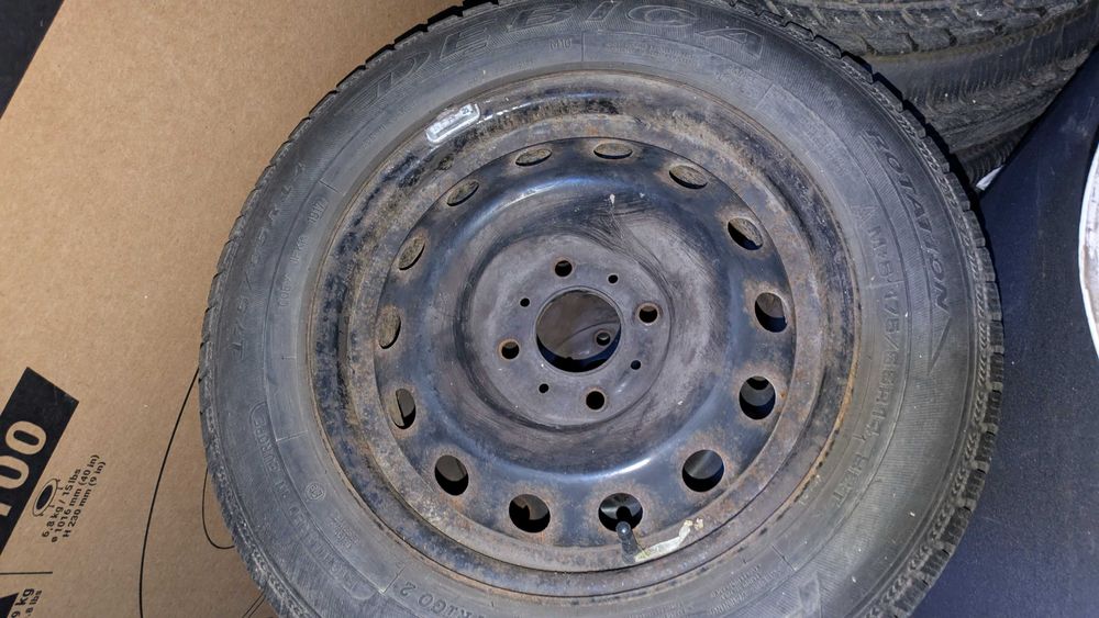 4 Зимни гуми с Тасове и Джанти 175/65R14 Пежо - Ситроен