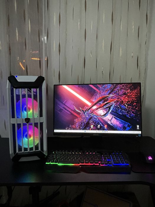 Pc gaming+monitor| i5gen8| Rx480 4gb| 8gb ram| ssd256gb+hdd 1 terra